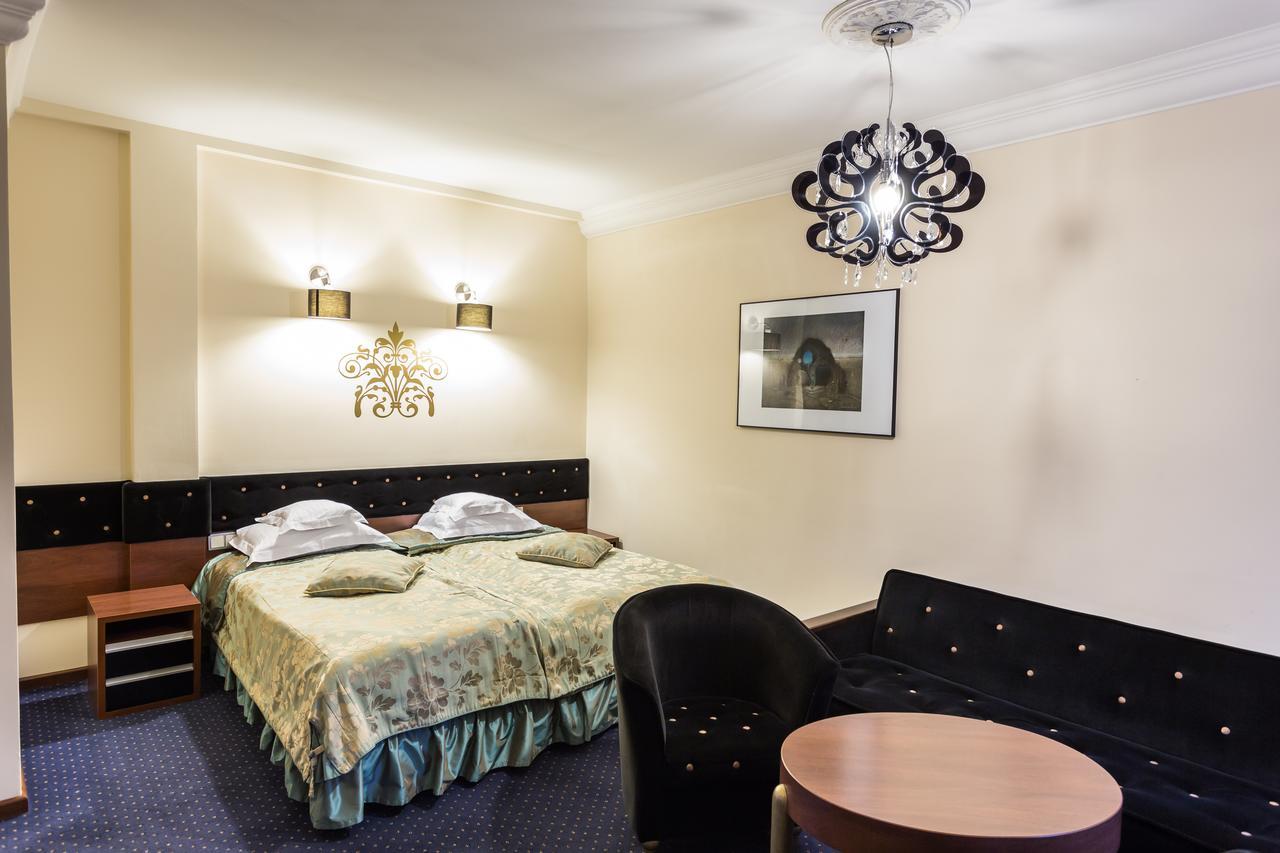 Dwor Kombornia Hotel&Spa المظهر الخارجي الصورة