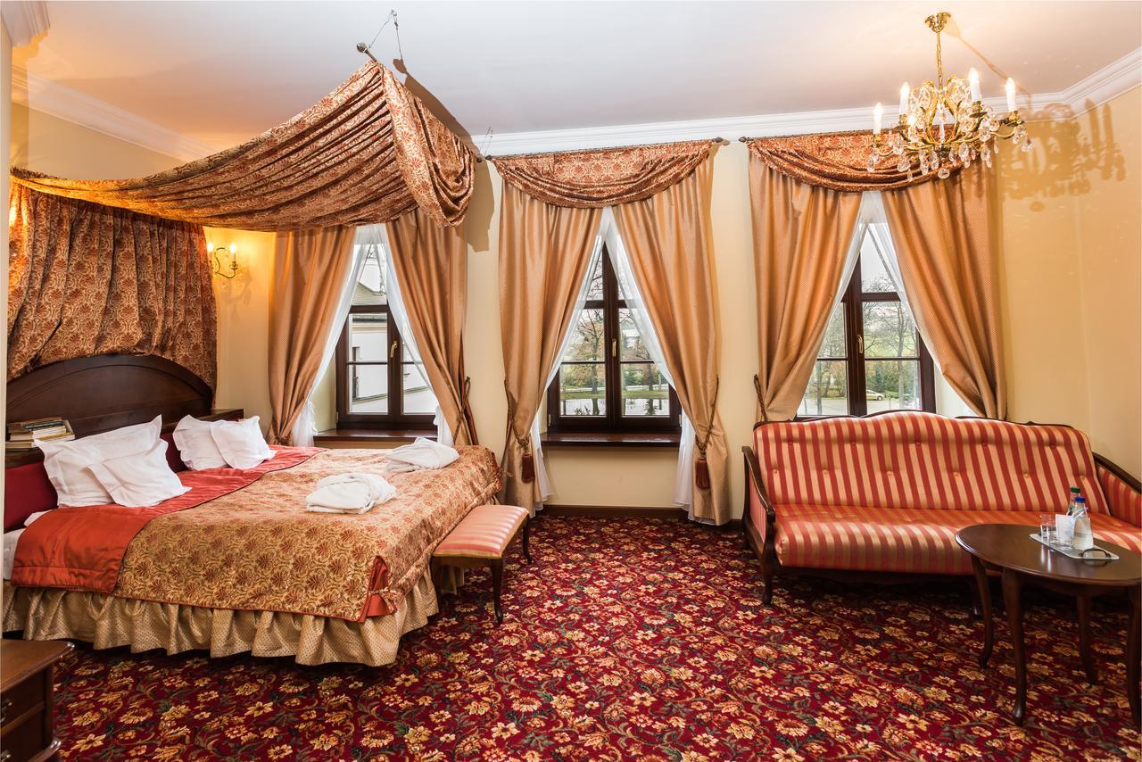 Dwor Kombornia Hotel&Spa المظهر الخارجي الصورة