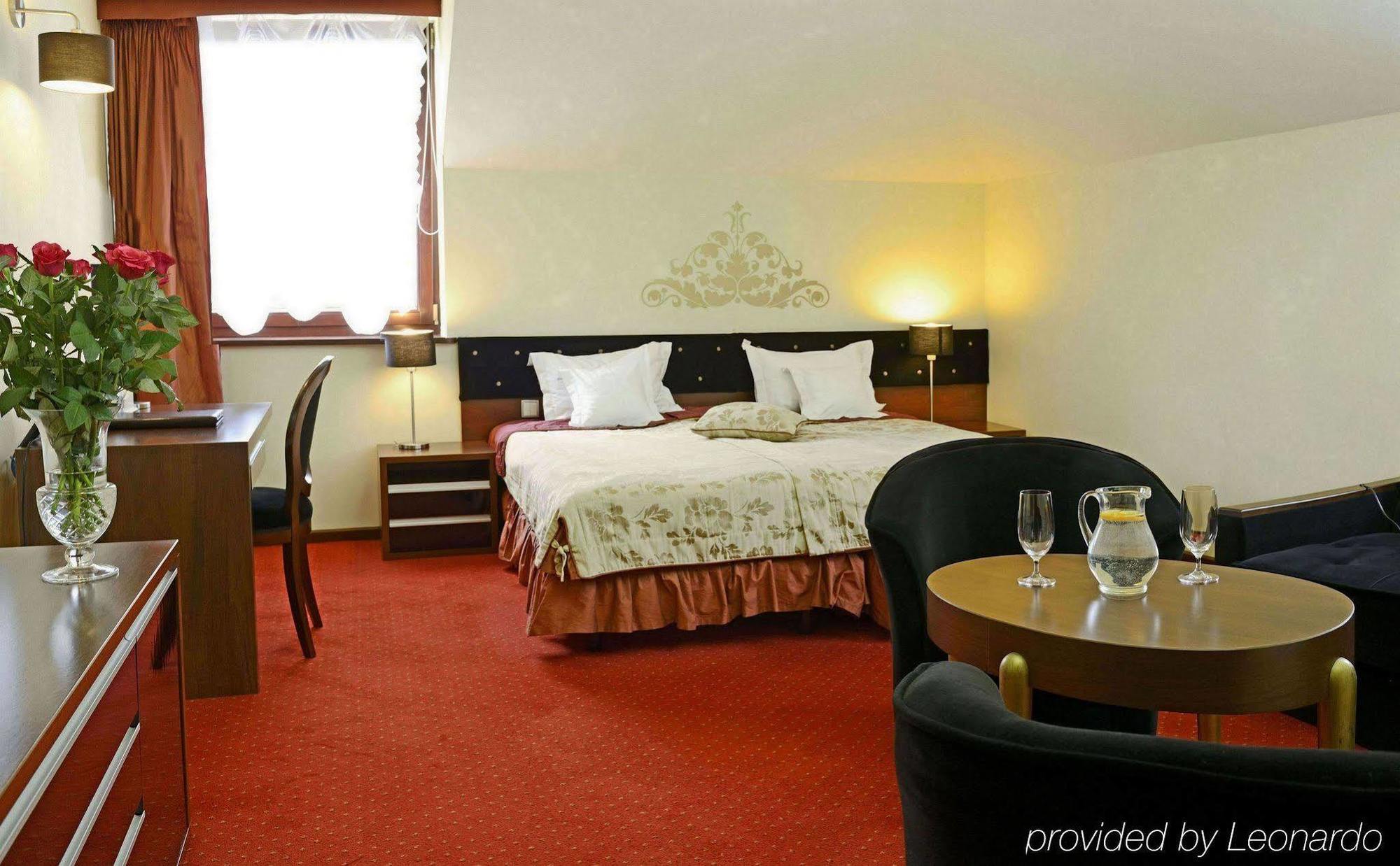 Dwor Kombornia Hotel&Spa المظهر الخارجي الصورة