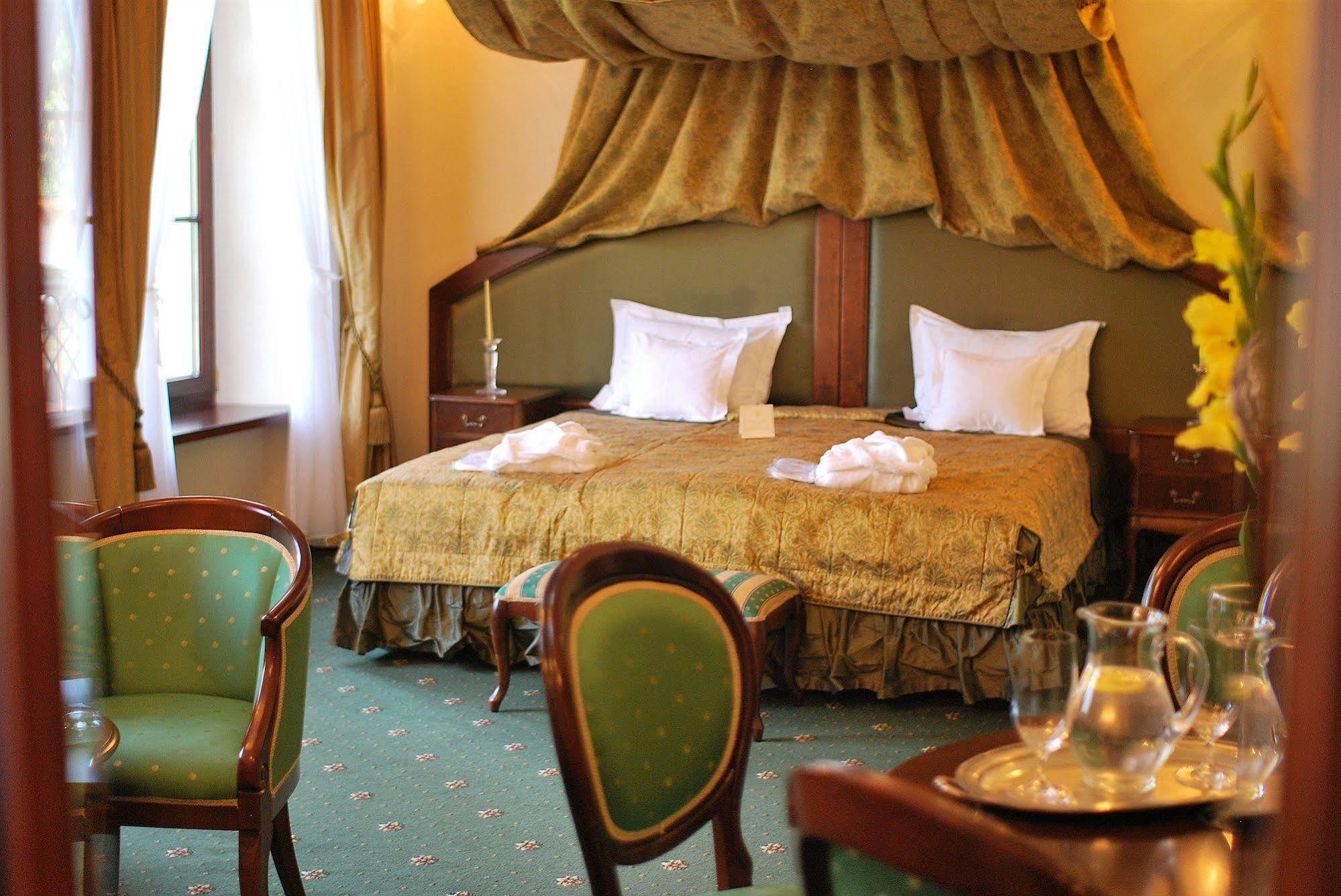 Dwor Kombornia Hotel&Spa المظهر الخارجي الصورة